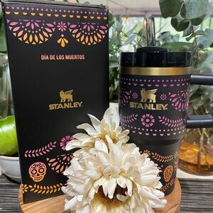 Stanley Dia De Los Muertos H2.0 Tumbler 20oz Midnight Cantina Mexico